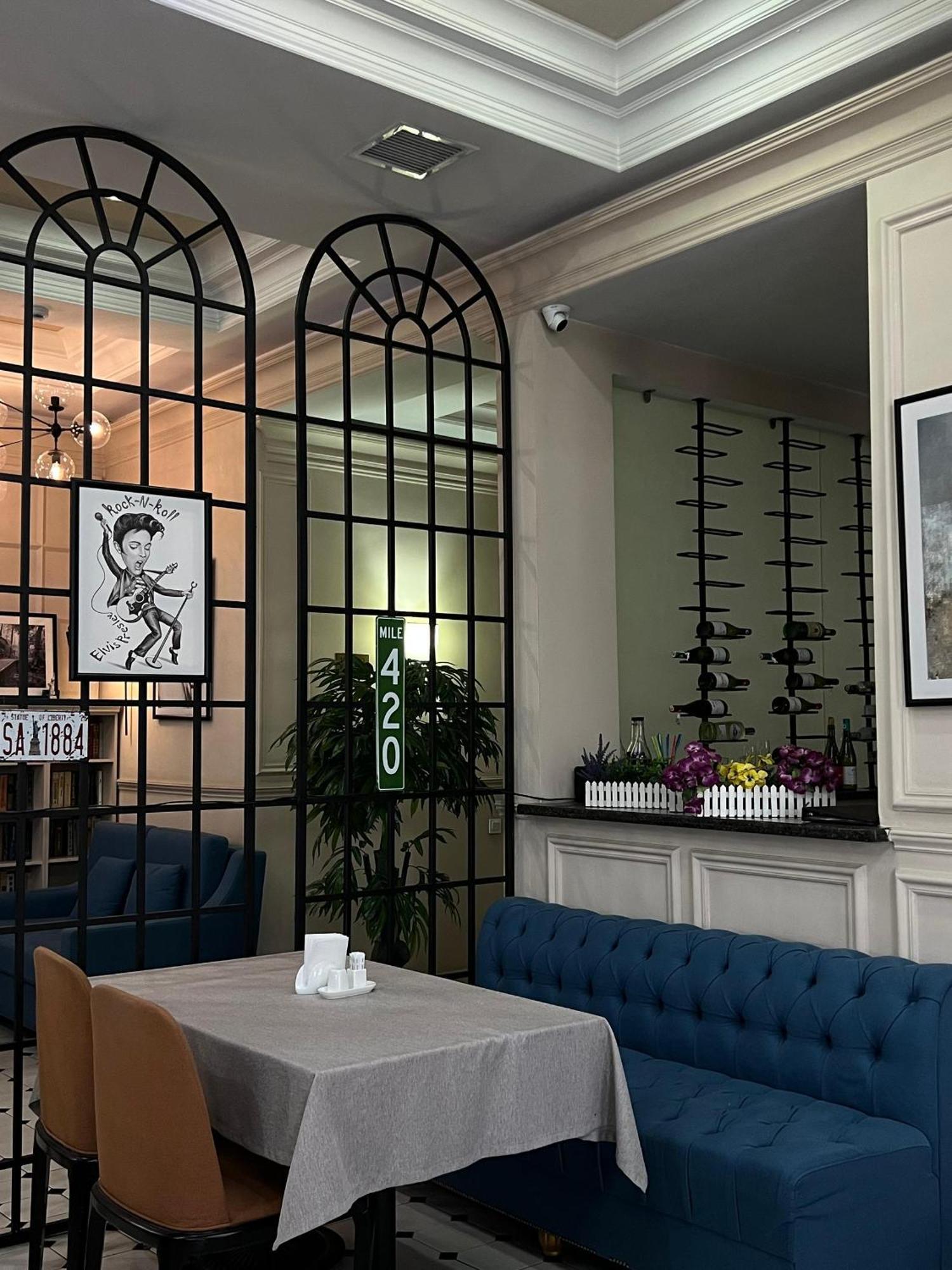 Madison Ave Hotel Bishkek Luaran gambar
