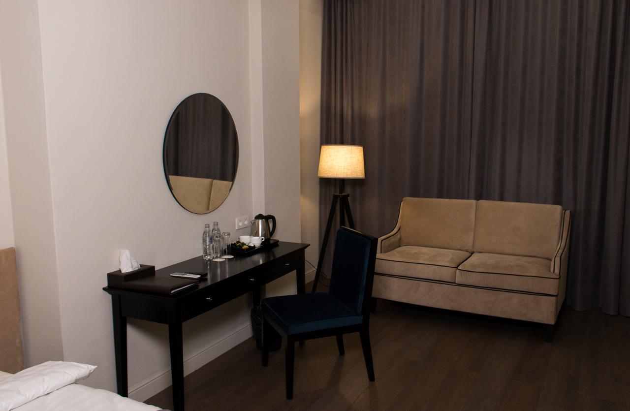 Madison Ave Hotel Bishkek Luaran gambar