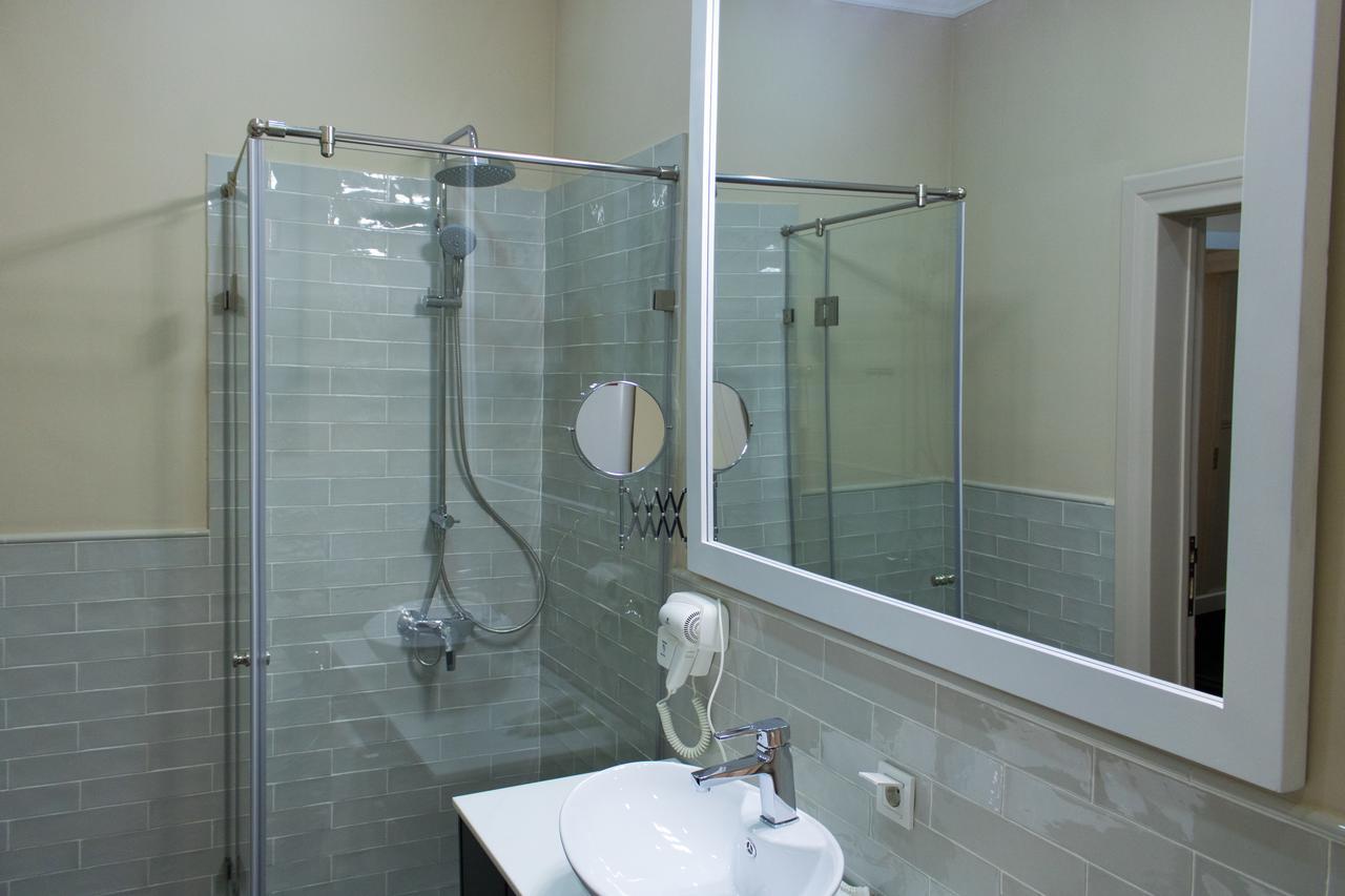 Madison Ave Hotel Bishkek Luaran gambar