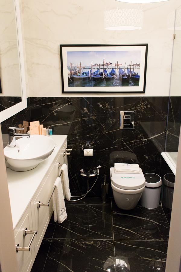 Madison Ave Hotel Bishkek Luaran gambar