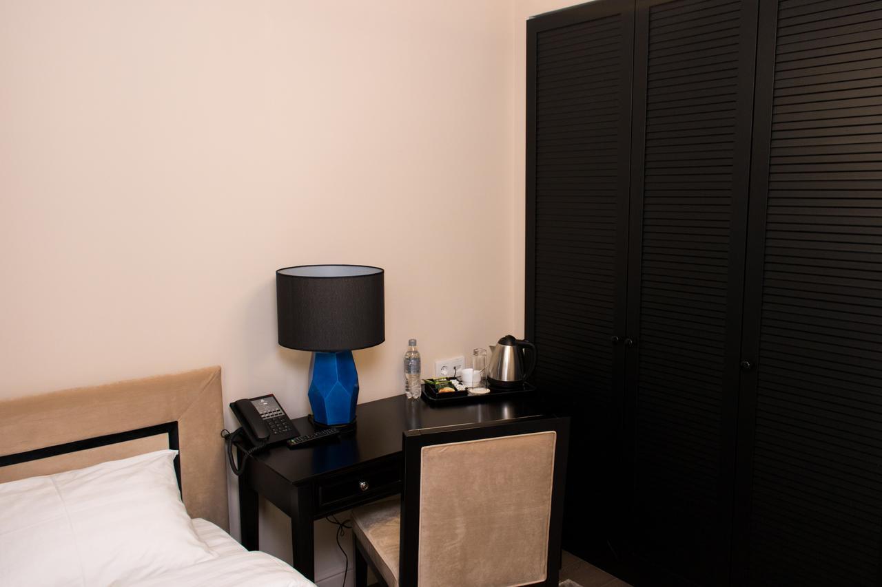Madison Ave Hotel Bishkek Luaran gambar