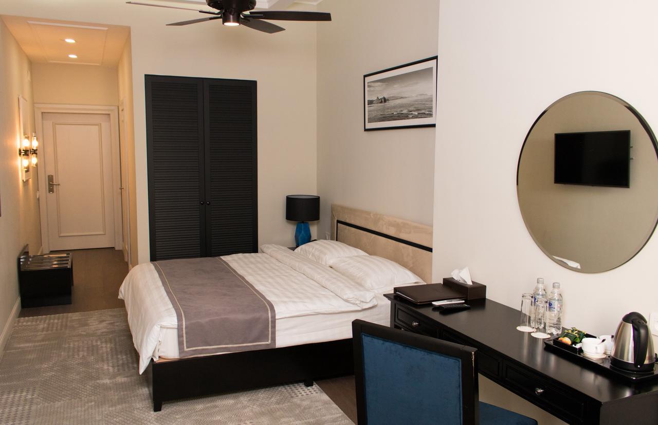 Madison Ave Hotel Bishkek Luaran gambar