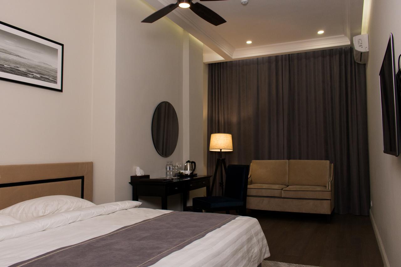 Madison Ave Hotel Bishkek Luaran gambar
