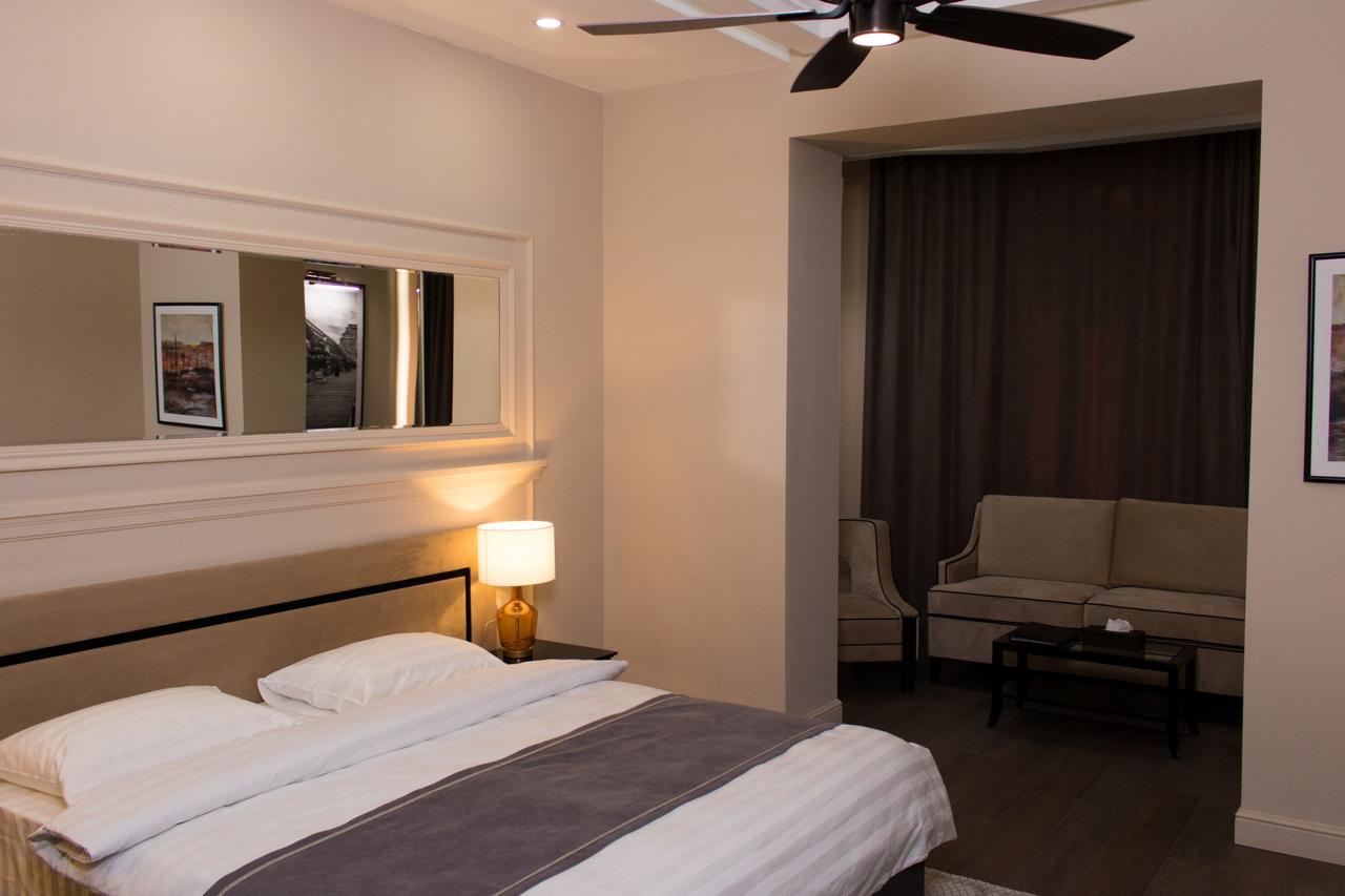Madison Ave Hotel Bishkek Luaran gambar