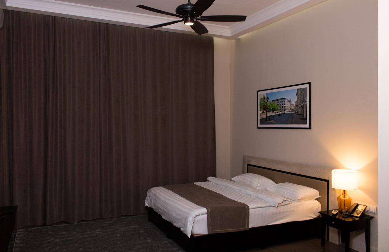Madison Ave Hotel Bishkek Luaran gambar