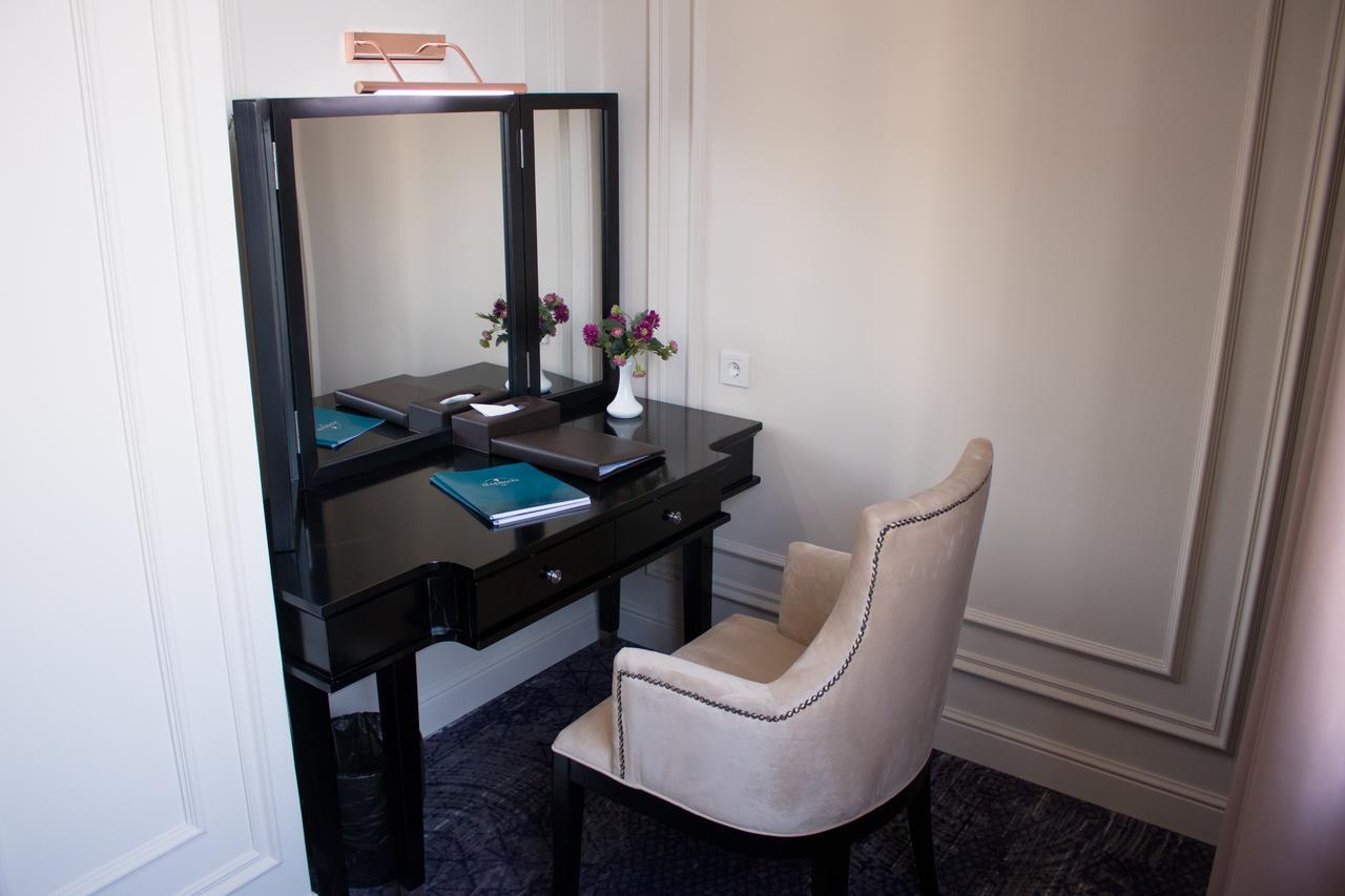 Madison Ave Hotel Bishkek Luaran gambar