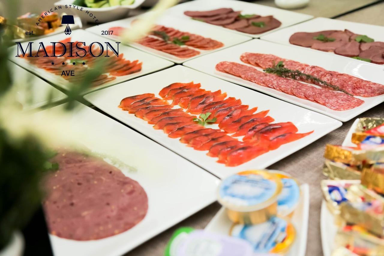 Madison Ave Hotel Bishkek Luaran gambar