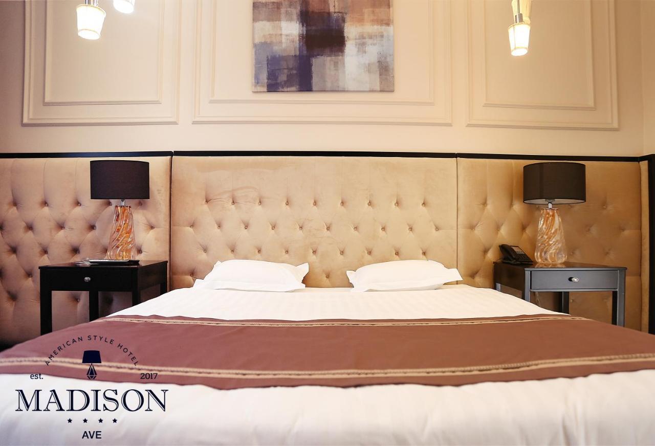 Madison Ave Hotel Bishkek Luaran gambar